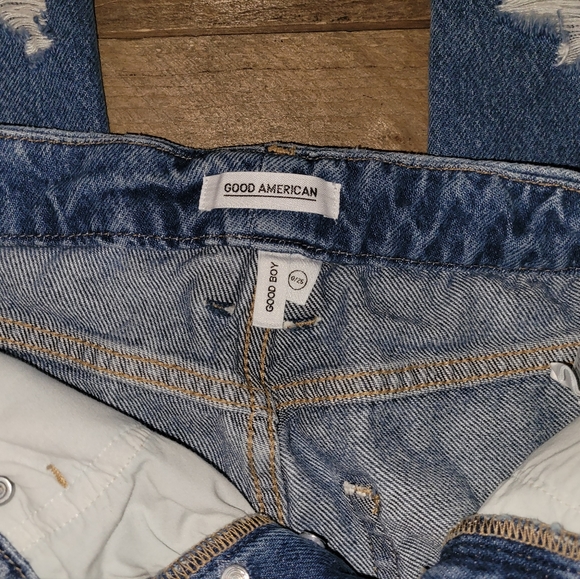 Good American Good Boy Chewed hem Jeans - Picture 2 of 6